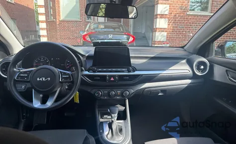 2022 Kia Forte Fe z USA, uszkodzony, nr VIN 3KPF24AD3NE486833